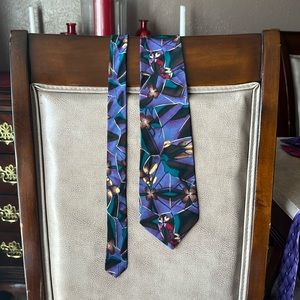 Molecular expressions tie